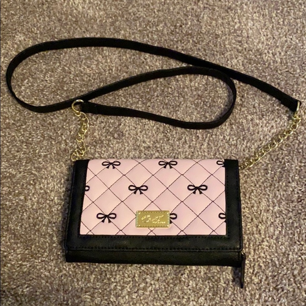 Cute crossbody